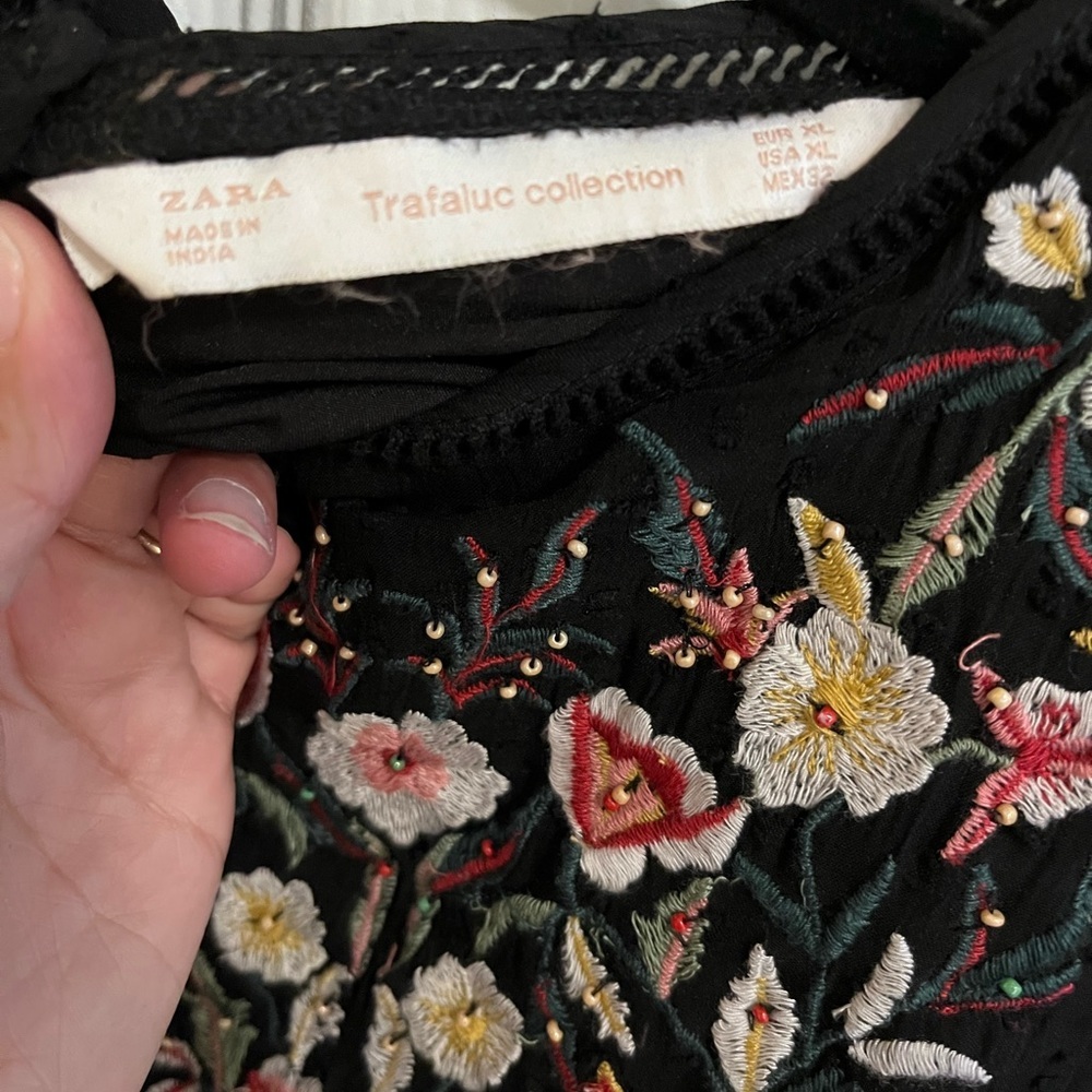 Zara floral embroidered dotted dress - Picture 6 of 6